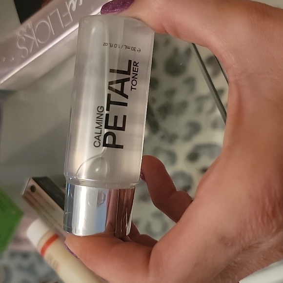 More items added!!! ***Price drop*** Skincare and makeup bundle 💋💅 - Picture 10 of 16